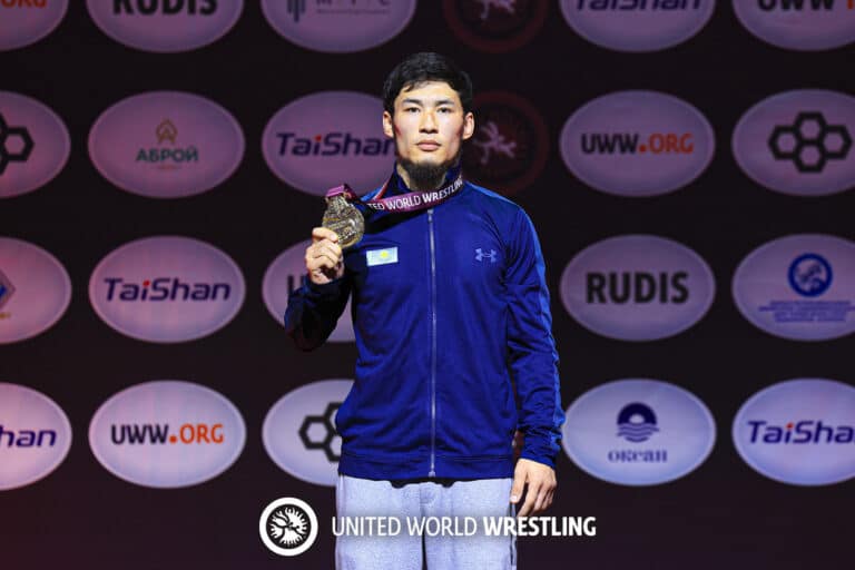 Борец Алматбек Аманбек подвел итоги победного чемпионата Азии