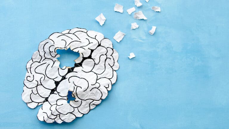 Новую связь между расположением повреждения в мозге и симптомами нашли ученые 