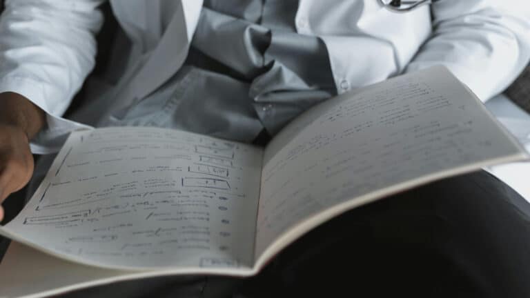 На врача в Казахстане придется учиться на год больше из-за поправок в законе