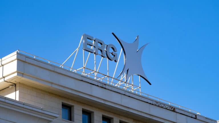 ERG вышла в прибыль после миллиардного убытка годом ранее