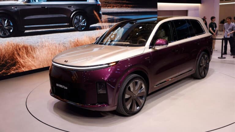 Li Auto показала в Пекине флагман L9 Livis с «умной» подвеской