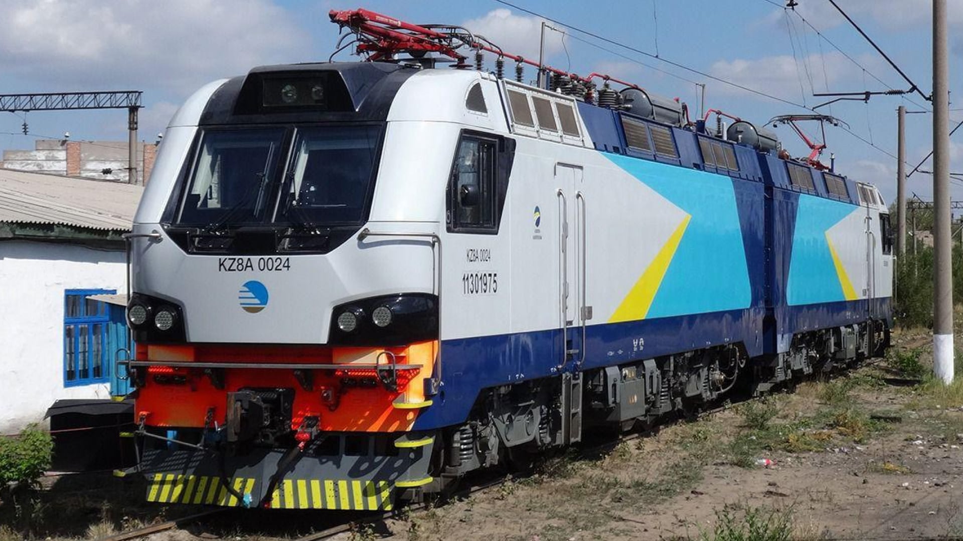 Коллекцию новых локомотивов показали в КТЖ