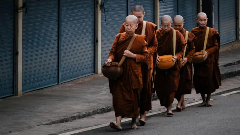 Буддийских монахов задержали за перевозку наркотиков на $3,4 млн на Шри-Ланке