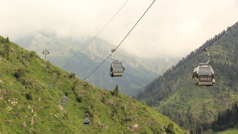 Шымбұлақ тау шаңғысы курортында аспалы жолдар уақытша жабылады