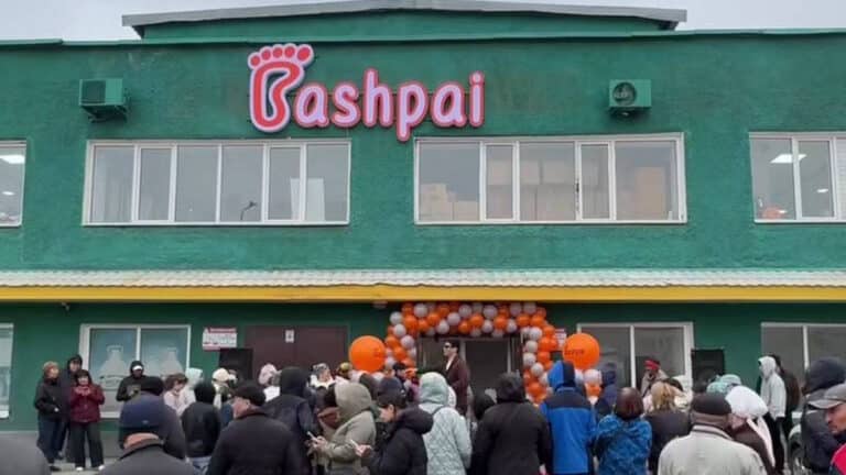 В Усть-Каменогорске мужчину арестовали за раздачу бесплатной еды