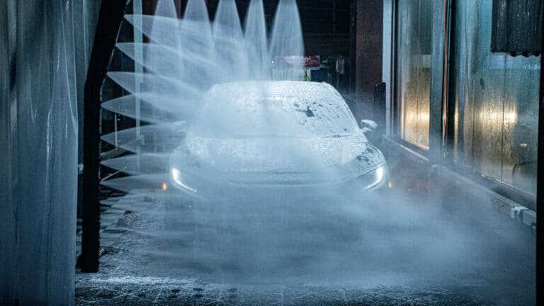 Автомойкам в Казахстане не дадут 5 лет на внедрение водосберегающих систем
