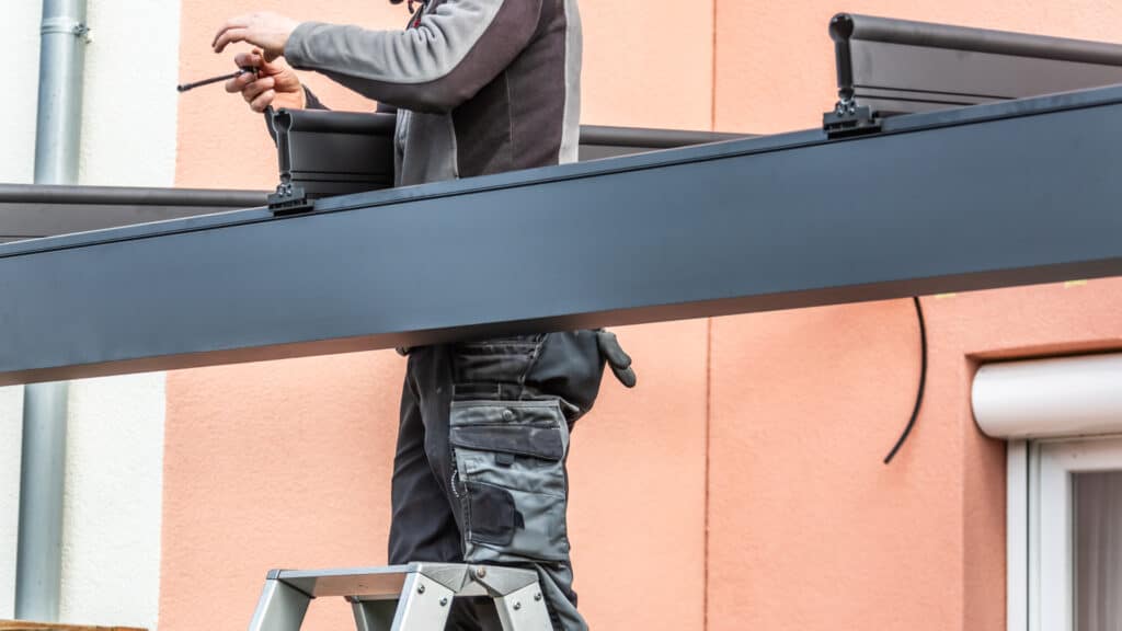 Строительная компания казахстанца принесла ему 373,8 млн тенге прибыли/shutterstock, бильд-редактор: Адэлина Мамедова