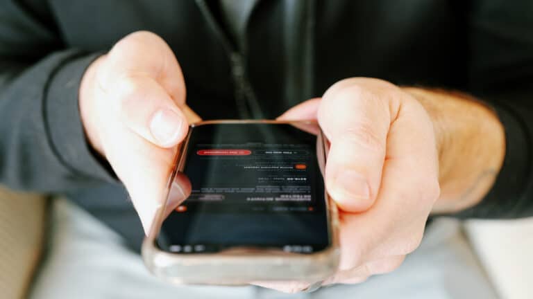 У казахстанцев будет всего 30 дней, чтобы доказать цель своих мобильных переводов