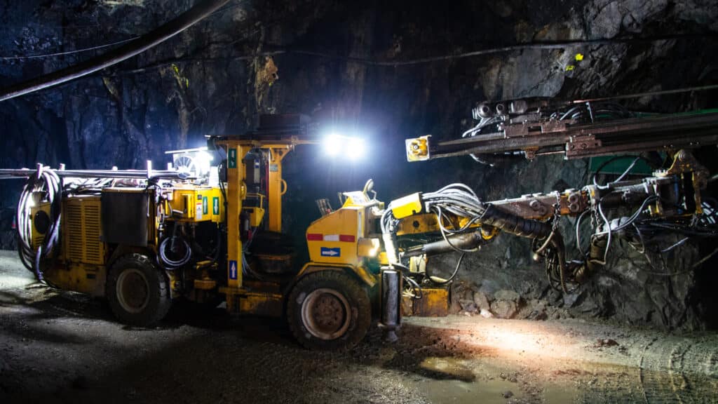 Шахтостроительная компания получила 158 млн тенге прибыли/shutterstock, бильд-редактор: Адэлина Мамедова