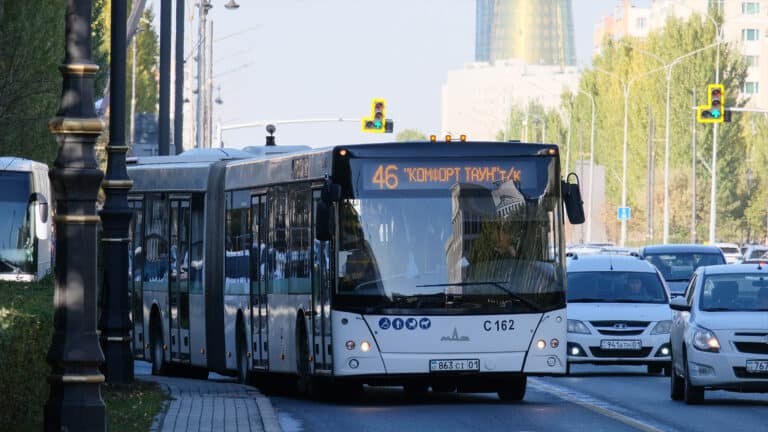 В Астане спишут все автобусы, купленные в 2014 году