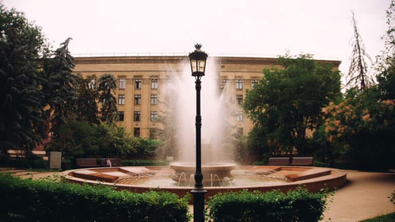 С 1 мая в Алматы стартует сезон фонтанов: где погулять в городе