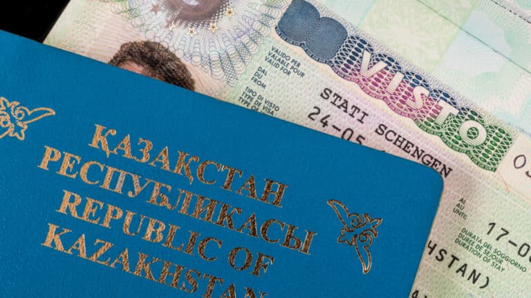 Безвиза не будет: МИД раскрыл детали новых правил поездок в Европу