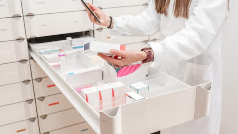 В Казахстане аптеки массово штрафуют за продажу бесплатных лекарств