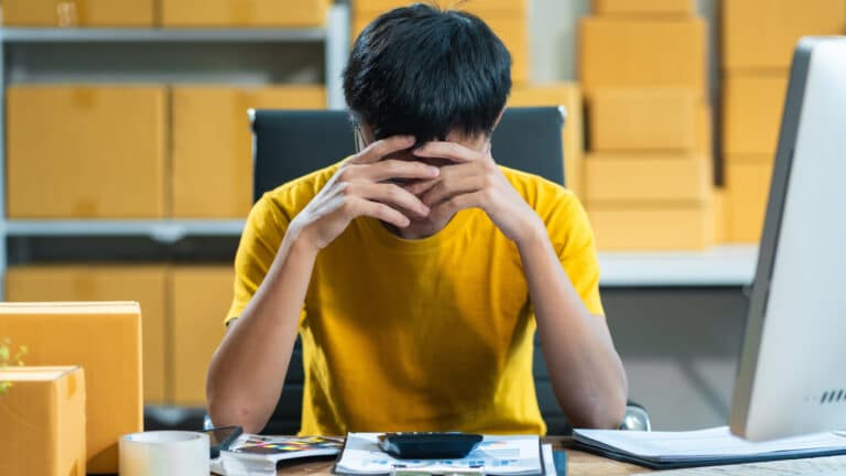 Каждый пятый работник в Казахстане рискует здоровьем на работе