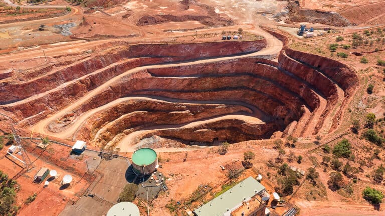 Экс-глава «дочки» «Казатомпрома», подозреваемый в хищениях, начнет добывать медь