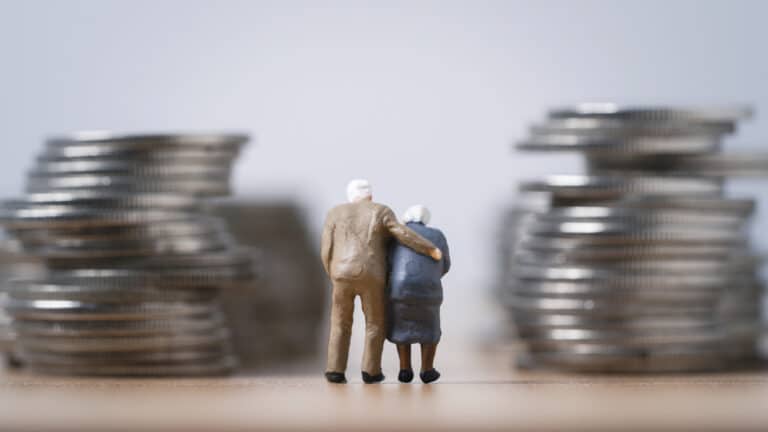 В Казахстане предложили радикально изменить условия выхода на пенсию