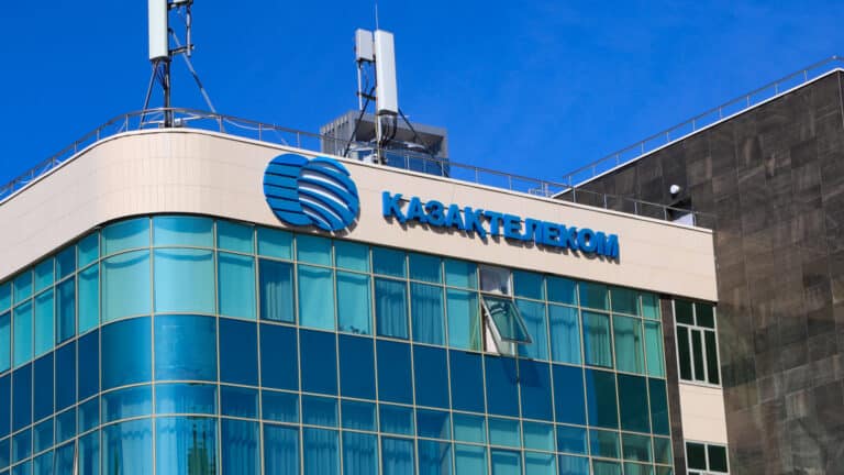 «Казахтелеком» сократит более 500 сотрудников, в том числе из-за ИИ
