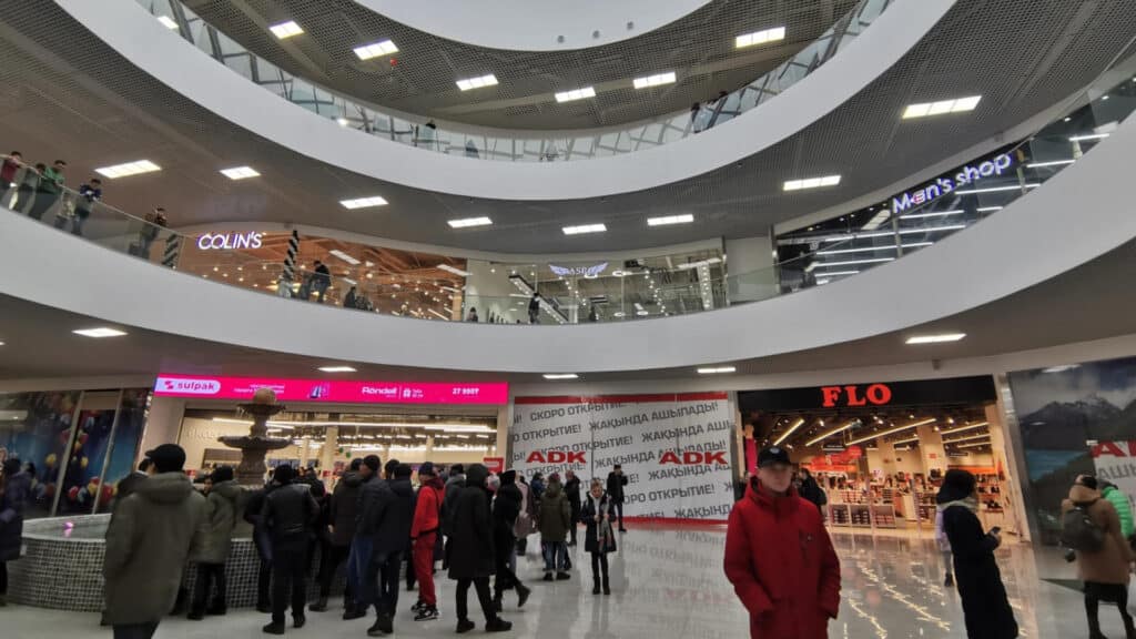 Компания Чукреевых продаст ТРЦ River в Усть-Каменогорске/2gis.kz, бильд-редактор: Адэлина Мамедова