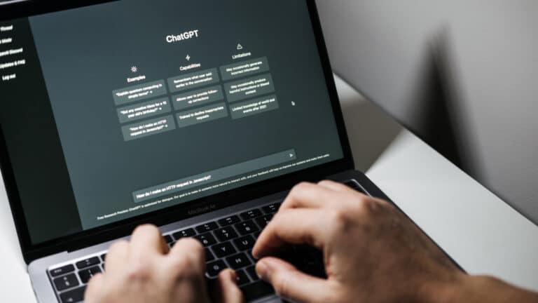 Казахстанские преподаватели начнут обучать ChatGPT своим методикам