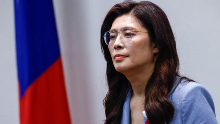 Taiwan opposition leader heads to China amid tensions