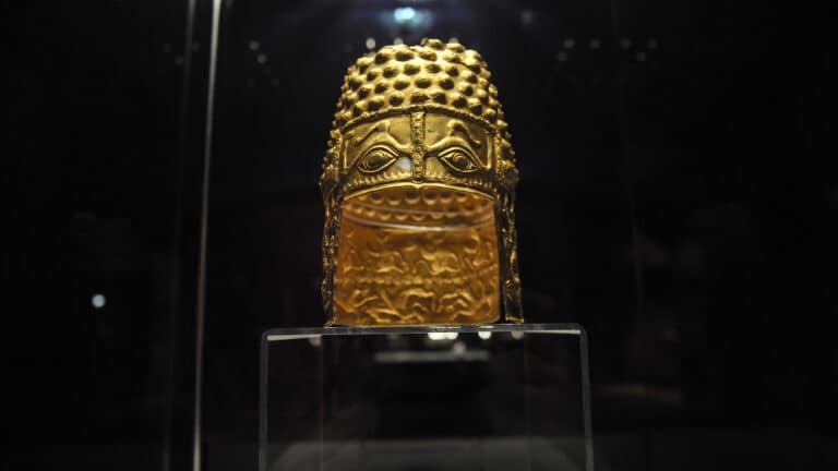 Украденный из музея золотой дакийский шлем нашли спустя год в Нидерландах
