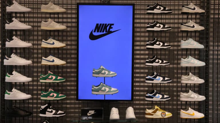 Nike тиімділікті арттыру мақсатында 1400-ге жуық жұмыс орнын қысқартады