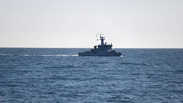 Токаев призвал запретить военное оружие на Каспии