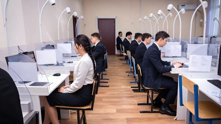 В Казахстане могут отменить пересдачу ЕНТ для гранта и ввести устные экзамены