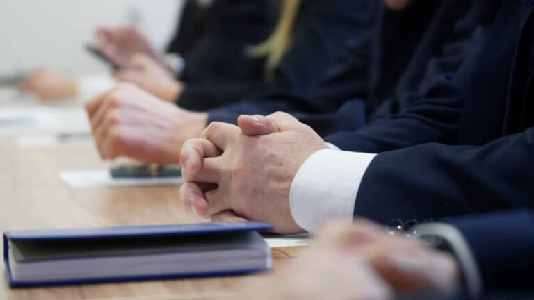 Лишат голоса и зарплаты: в Казахстане будут по-новому наказывать депутатов