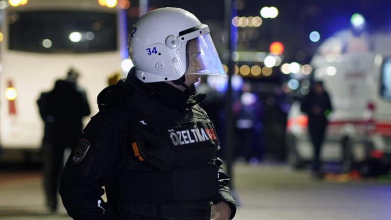 Новые задержания знаменитостей по делу о наркотиках начались в Турции