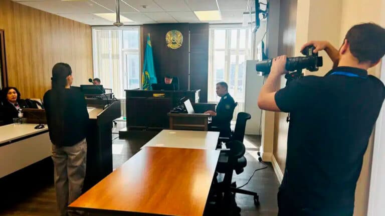 Казахстанцы обвинили блогеров в лицемерии из-за молчания по делу Жанабыловых