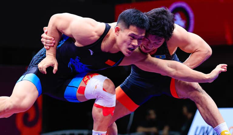 Алматбек Аманбек завоевал золото чемпионата Азии по борьбе