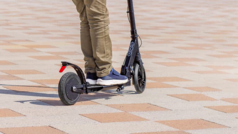 Камеры «Сергек» будут следить за нарушениями на самокатах Астаны