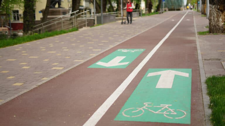 Алматинские велодорожки вызвали восторг у российского тревел-блогера