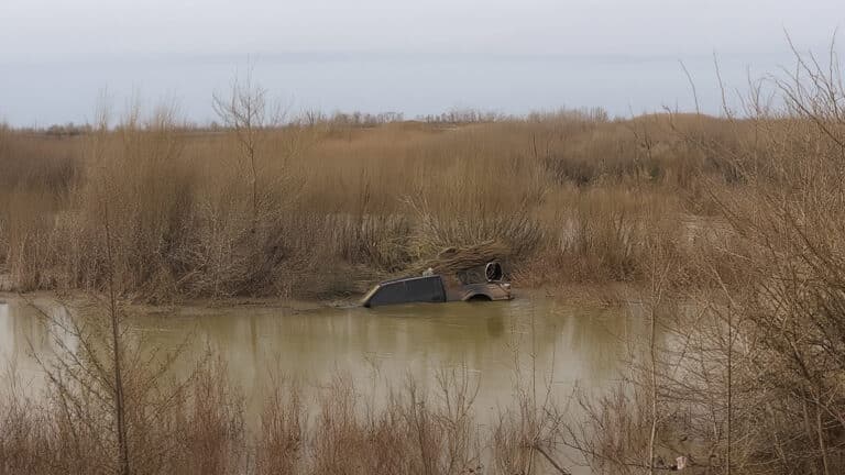 Пикап вместе с водителем «уплыл» по Ишиму в Акмолинской области