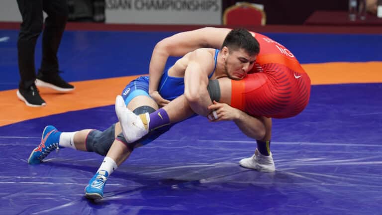 Азамат Даулетбеков завоевал бронзу в последний день чемпионата Азии по борьбе