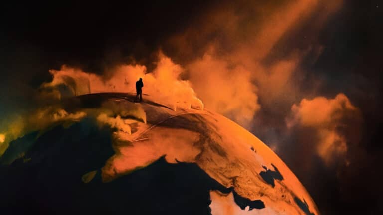 Весь мир хочет на невероятно шоу Канье Уэста, несмотря на скандальное поведение