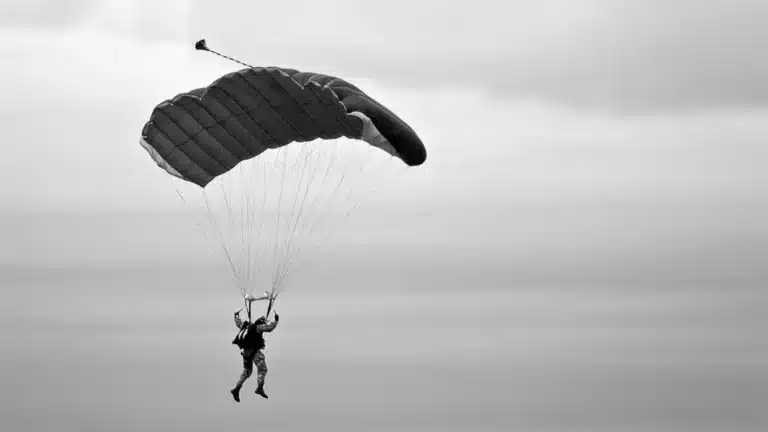 Сын полковника погиб на прыжках: в Актобе вынесли приговор военным