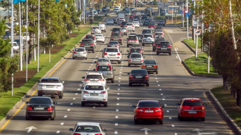Водителей Алматы пока не будут штрафовать в зонах с низкими выбросами
