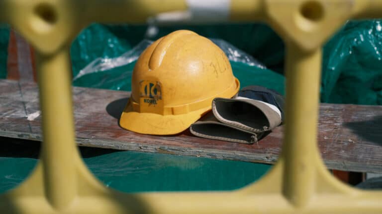 В Павлодаре работница завода сорвалась с 15-метровой высоты