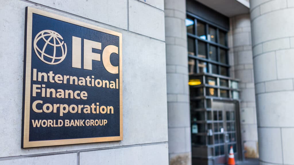 IFC готова финансировать транспортные проекты и поддерживать предпринимателей в РК/shutterstock, бильд-редактор: Адэлина Мамедова
