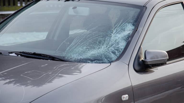 В Кыргызстане заявили о случаях повреждения машин на территории Казахстана