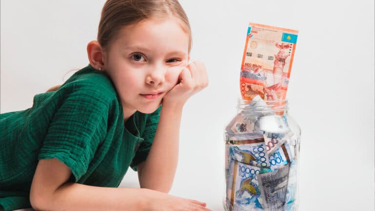 Алименты в Казахстане могут начать платить за счет коррупционеров