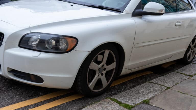 В Астане наказали второго водителя, мешавшего тушить пожар в ЖК, где погибли дети