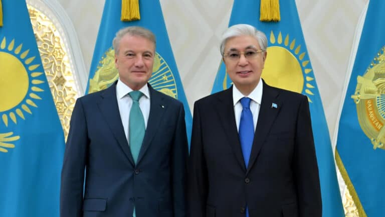 Токаев встретился с руководителем главного банка России