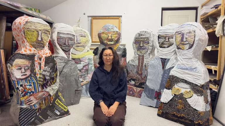 Скульптуры «Жеті ана» появились у Medeu Park Hotel и привлекли внимание горожан