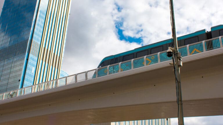 Эксперт объяснил, почему ЛРТ поднимет цены только на жилье премиум-класса в Астане