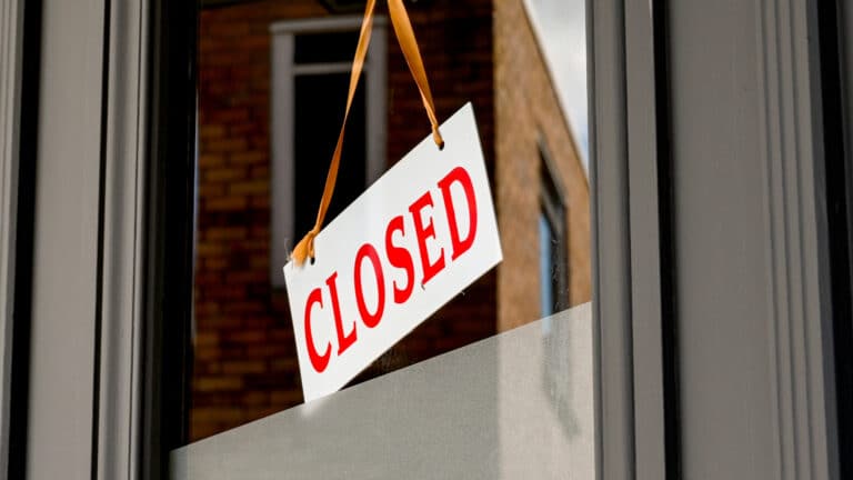 80% кафе закроются: депутат недоволен новыми правилами Минздрава