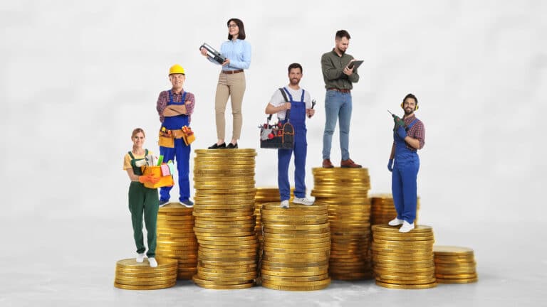 Власти обещают повысить зарплаты некоторых казахстанцев