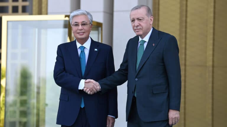 Эрдоган пригласил Токаева на форум в Анталье